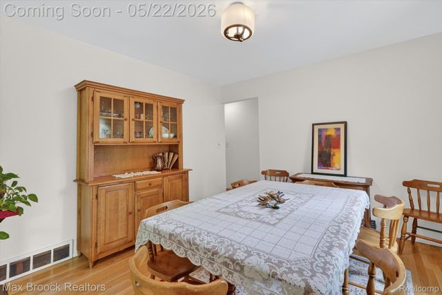 7456 Glengrove Drive, Bloomfield Charter Township, MI 48301