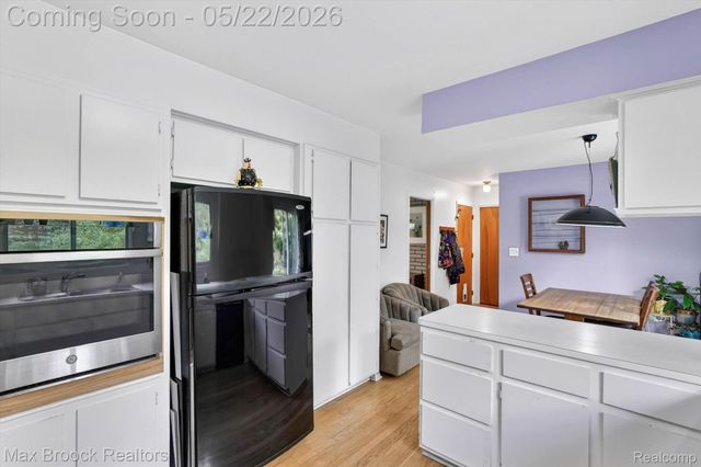 7456 Glengrove Drive, Bloomfield Charter Township, MI 48301