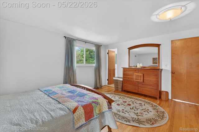 7456 Glengrove Drive, Bloomfield Charter Township, MI 48301