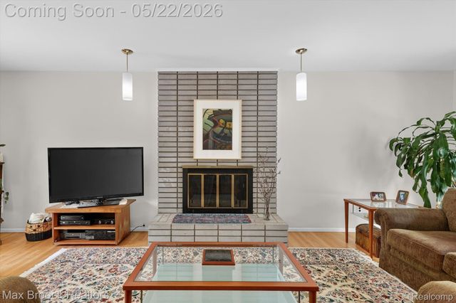 7456 Glengrove Drive, Bloomfield Charter Township, MI 48301