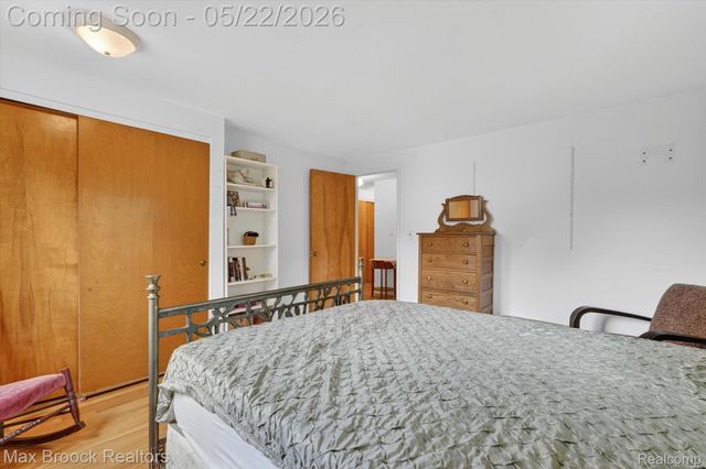 7456 Glengrove Drive, Bloomfield Charter Township, MI 48301