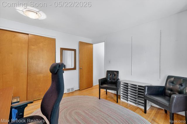 7456 Glengrove Drive, Bloomfield Charter Township, MI 48301