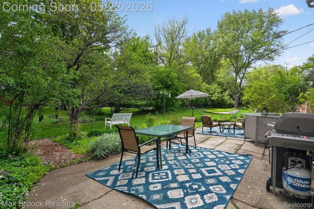 7456 Glengrove Drive, Bloomfield Charter Township, MI 48301