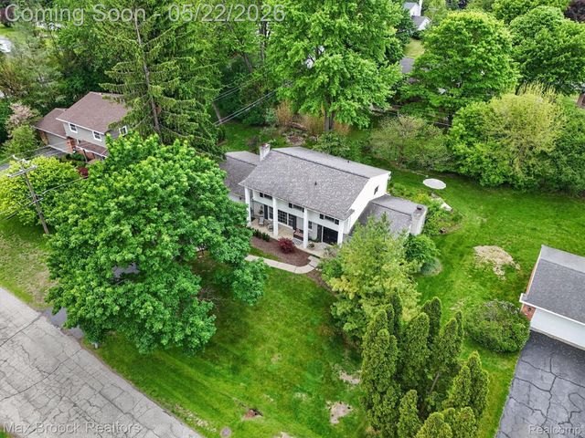 7456 Glengrove Drive, Bloomfield Charter Township, MI 48301
