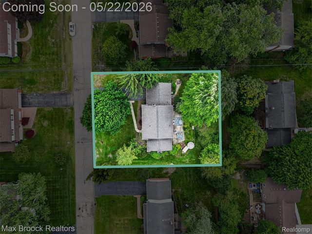 7456 Glengrove Drive, Bloomfield Charter Township, MI 48301