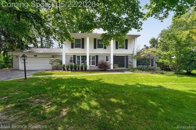 7456 Glengrove Drive, Bloomfield Charter Township, MI 48301