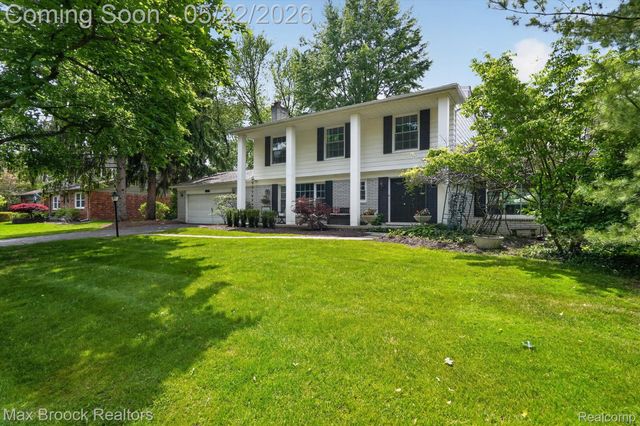 7456 Glengrove Drive, Bloomfield Charter Township, MI 48301