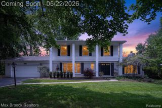 7456 Glengrove Drive, Bloomfield Charter Township, MI 48301
