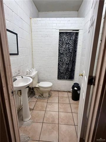 8245 N Moorefield Road, Mission, TX 78574