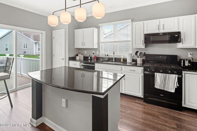 10 Jumping Brook Lane, Barnegat, NJ 08005