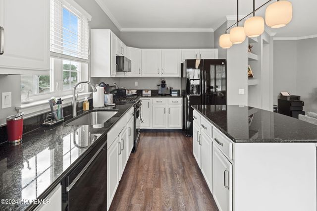 10 Jumping Brook Lane, Barnegat, NJ 08005