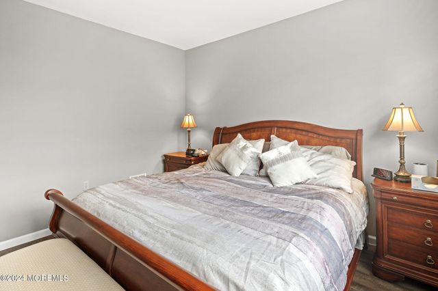 10 Jumping Brook Lane, Barnegat, NJ 08005