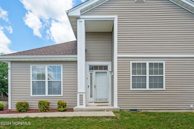 10 Jumping Brook Lane, Barnegat, NJ 08005