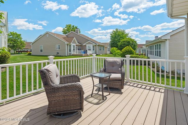 10 Jumping Brook Lane, Barnegat, NJ 08005