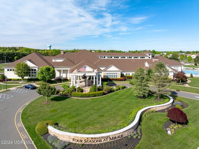 10 Jumping Brook Lane, Barnegat, NJ 08005