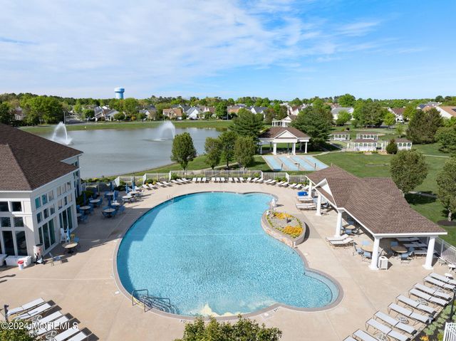 10 Jumping Brook Lane, Barnegat, NJ 08005