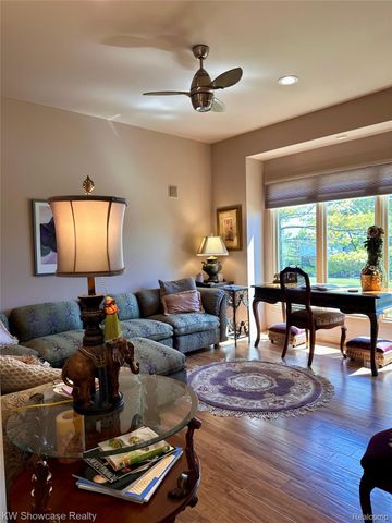 650 Plainfield Drive, White Lake Charter Township, MI 48386