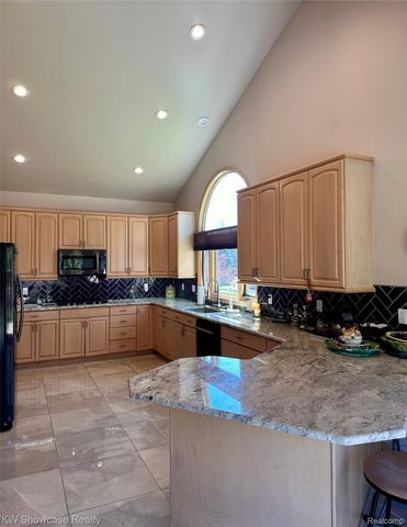 650 Plainfield Drive, White Lake Charter Township, MI 48386