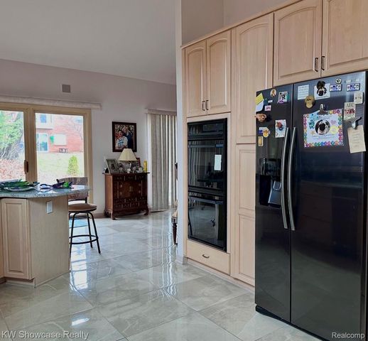 650 Plainfield Drive, White Lake Charter Township, MI 48386
