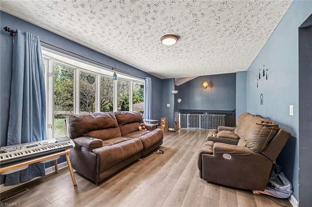 286 Kennen Krest Road, Mocksville, NC 27028