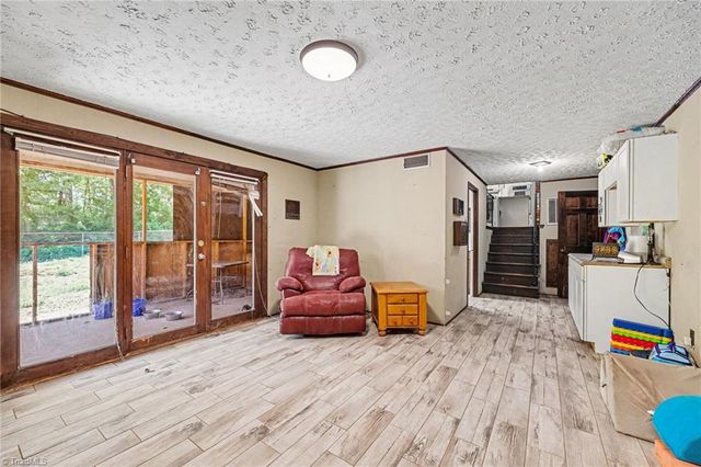 286 Kennen Krest Road, Mocksville, NC 27028