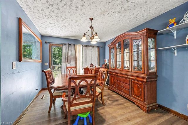 286 Kennen Krest Road, Mocksville, NC 27028