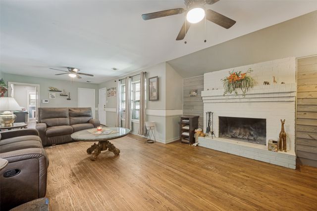 1306 Magnolia Street, Gainesville, TX 76240