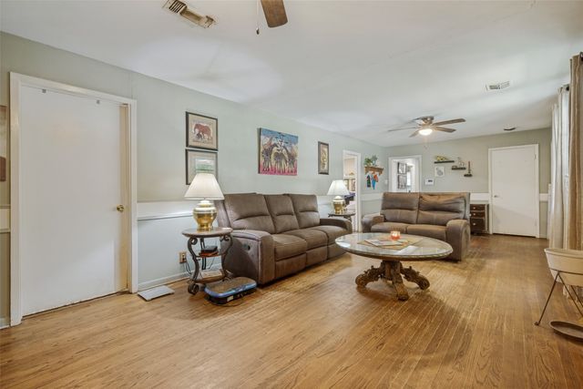 1306 Magnolia Street, Gainesville, TX 76240