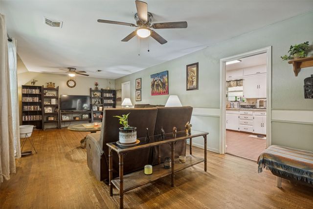 1306 Magnolia Street, Gainesville, TX 76240
