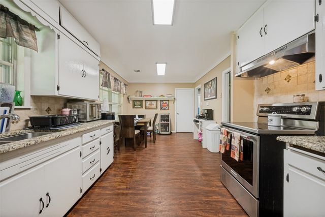 1306 Magnolia Street, Gainesville, TX 76240