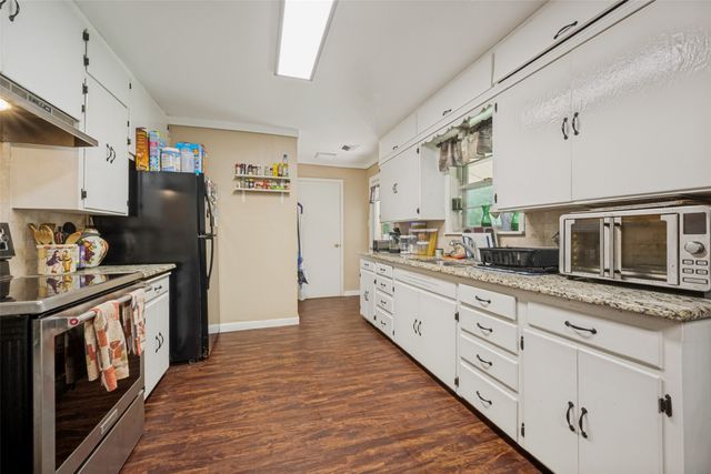 1306 Magnolia Street, Gainesville, TX 76240