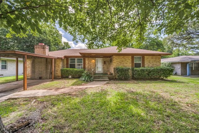 1306 Magnolia Street, Gainesville, TX 76240