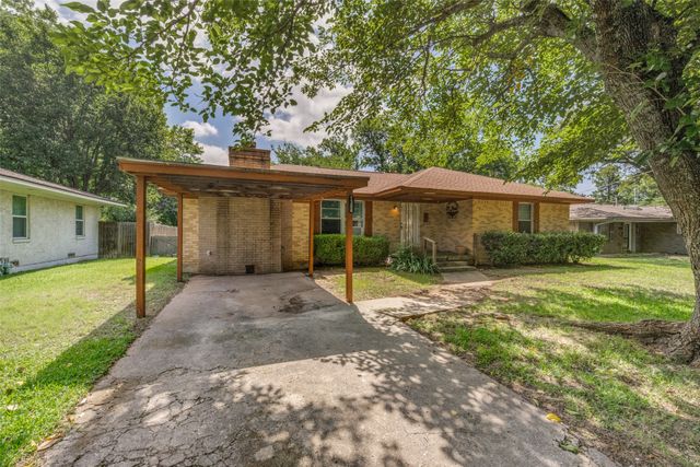 1306 Magnolia Street, Gainesville, TX 76240