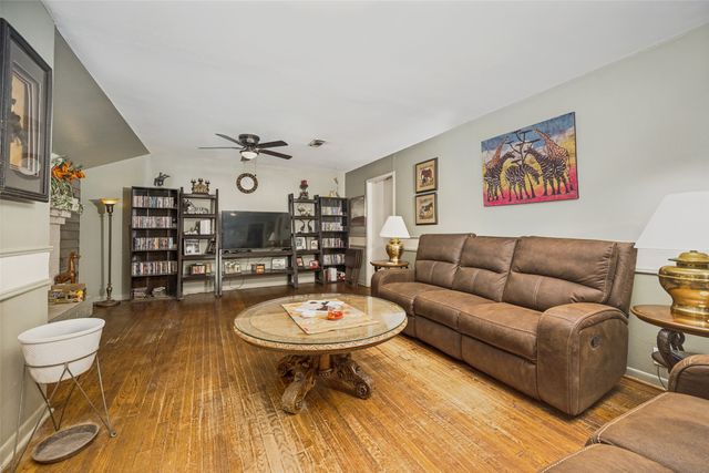 1306 Magnolia Street, Gainesville, TX 76240
