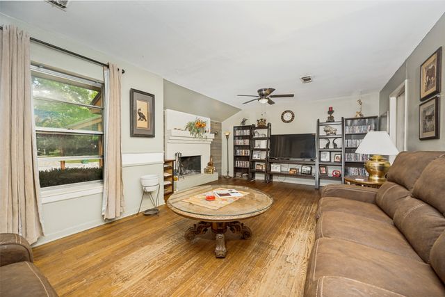 1306 Magnolia Street, Gainesville, TX 76240