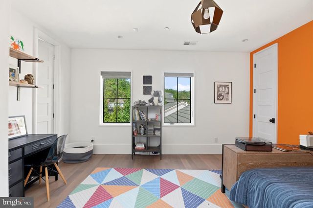 7101 LONGWOOD DR, Bethesda, MD 20817