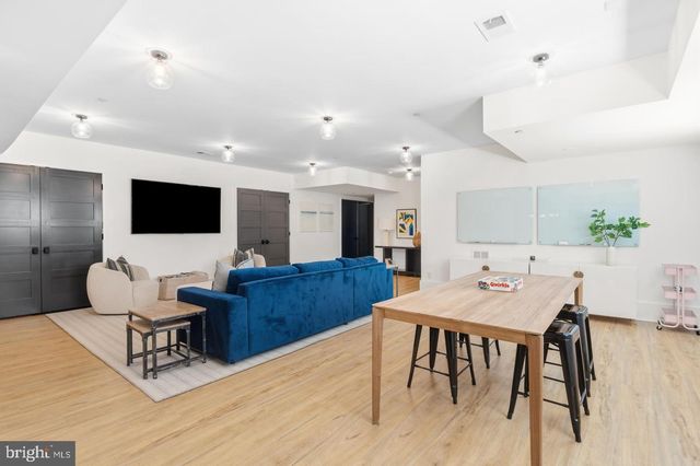 7101 LONGWOOD DR, Bethesda, MD 20817