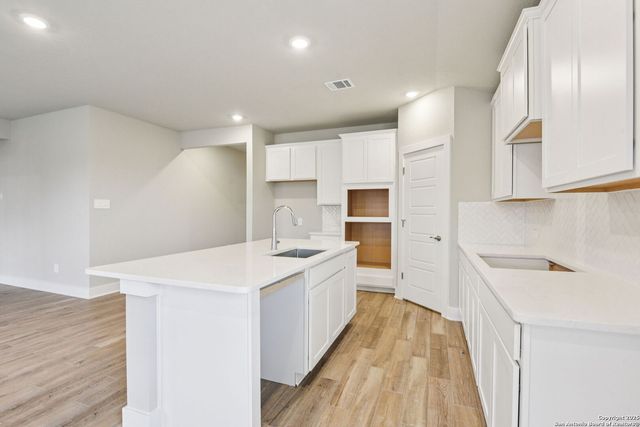 9318 Quail Crest Drive, Schertz, TX 78154