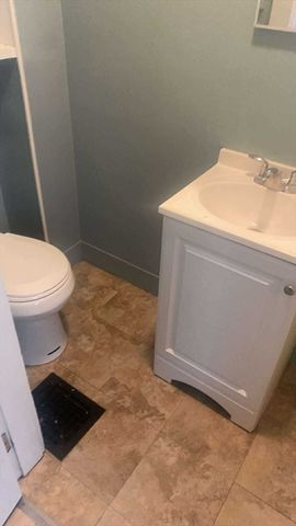 14-24 C St 18, Northbridge, MA 01588