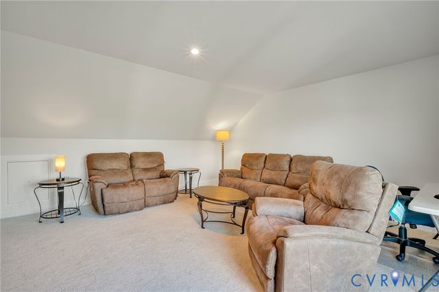 582 Hazel Dr, Henrico, VA 23233