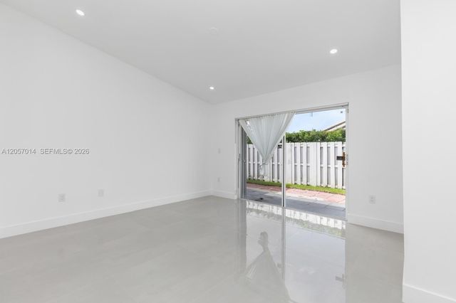 1938 SW 137th Ct, Miami, FL 33175