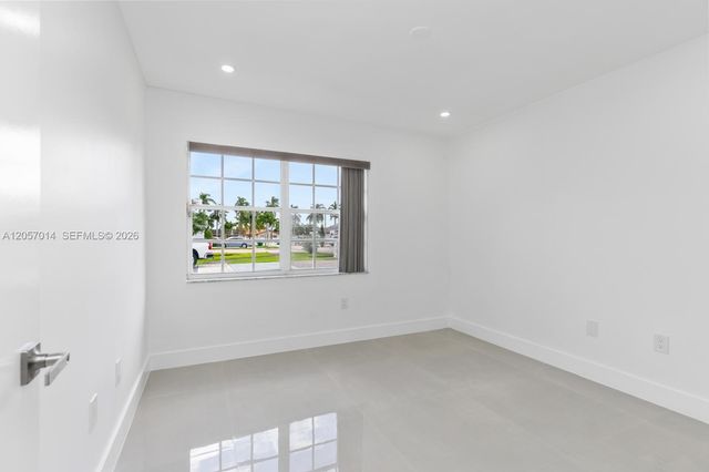 1938 SW 137th Ct, Miami, FL 33175
