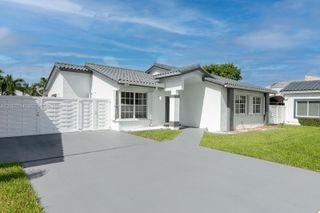 1938 SW 137th Ct, Miami, FL 33175