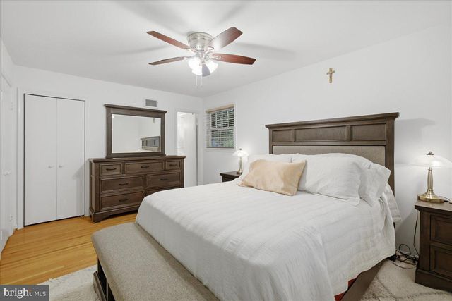 8906 TRANSUE DR, Bethesda, MD 20817