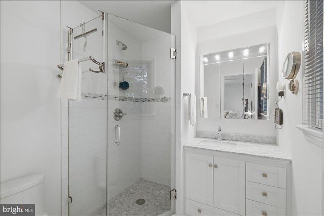 8906 TRANSUE DR, Bethesda, MD 20817