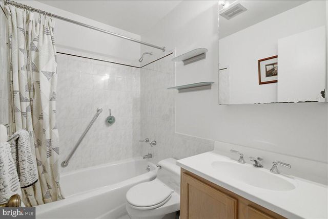 8906 TRANSUE DR, Bethesda, MD 20817