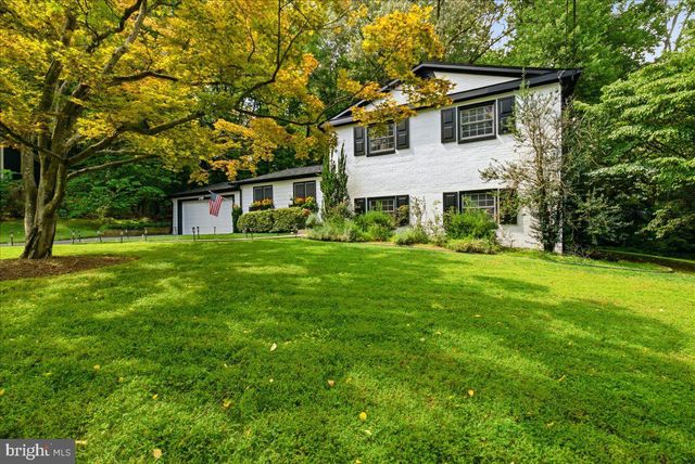 8906 TRANSUE DR, Bethesda, MD 20817
