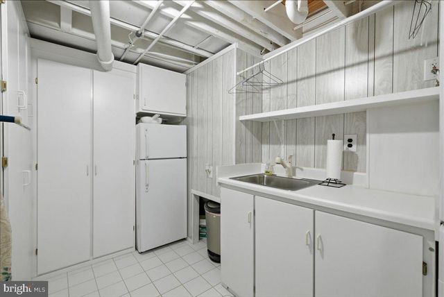 8906 TRANSUE DR, Bethesda, MD 20817