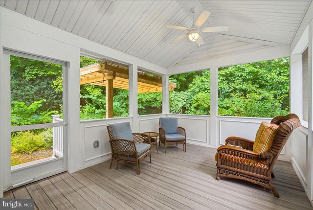 8906 TRANSUE DR, Bethesda, MD 20817