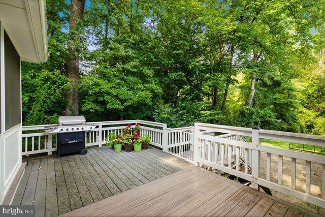 8906 TRANSUE DR, Bethesda, MD 20817